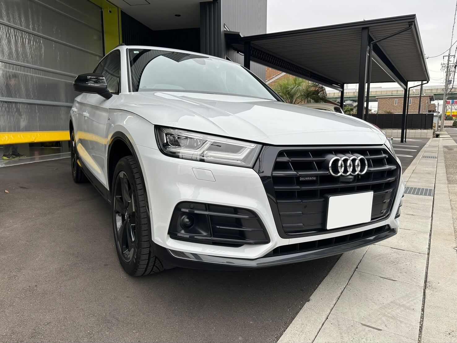 お客様が購入したアウディQ3 40TDI クワトロ S lineのフロント