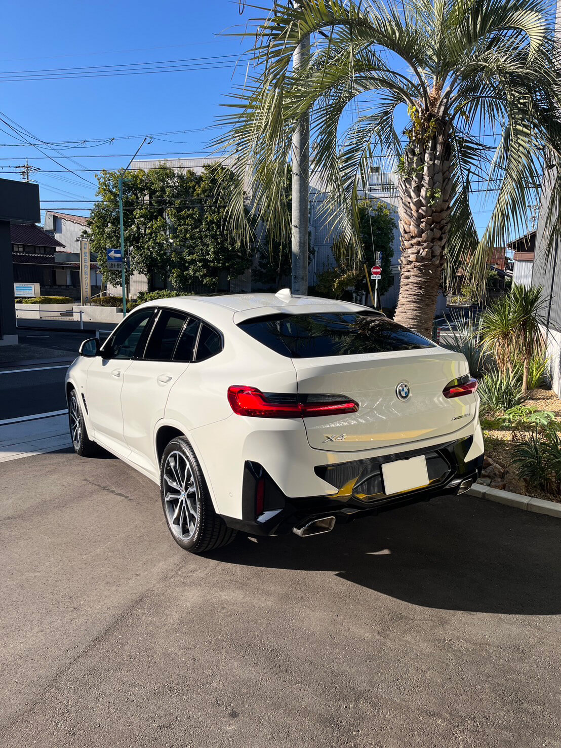 お客様が購入したBMW X4 xDrive20dのリア