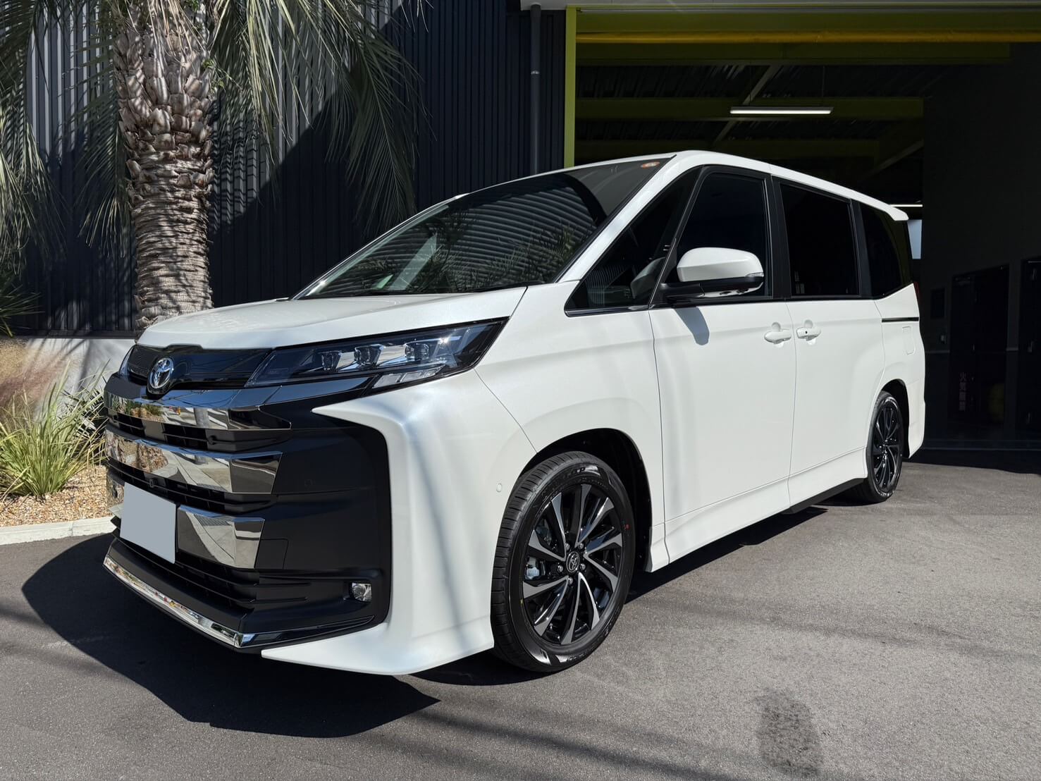 お客様が購入したトヨタ ノア S-Zのフロント