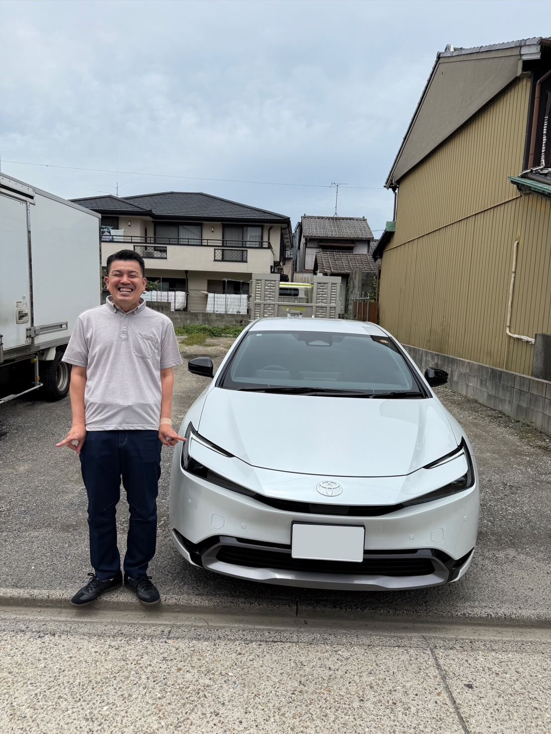 お客様が購入したトヨタ プリウスとH様