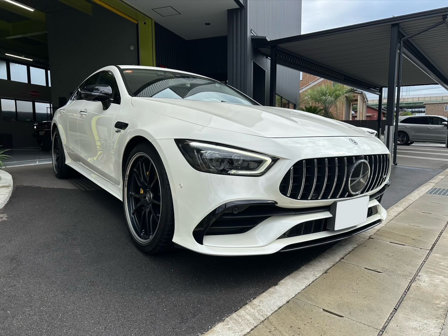 お客様がが購入したメルセデスAMG GT 4ドアクーペ 53のフロント
