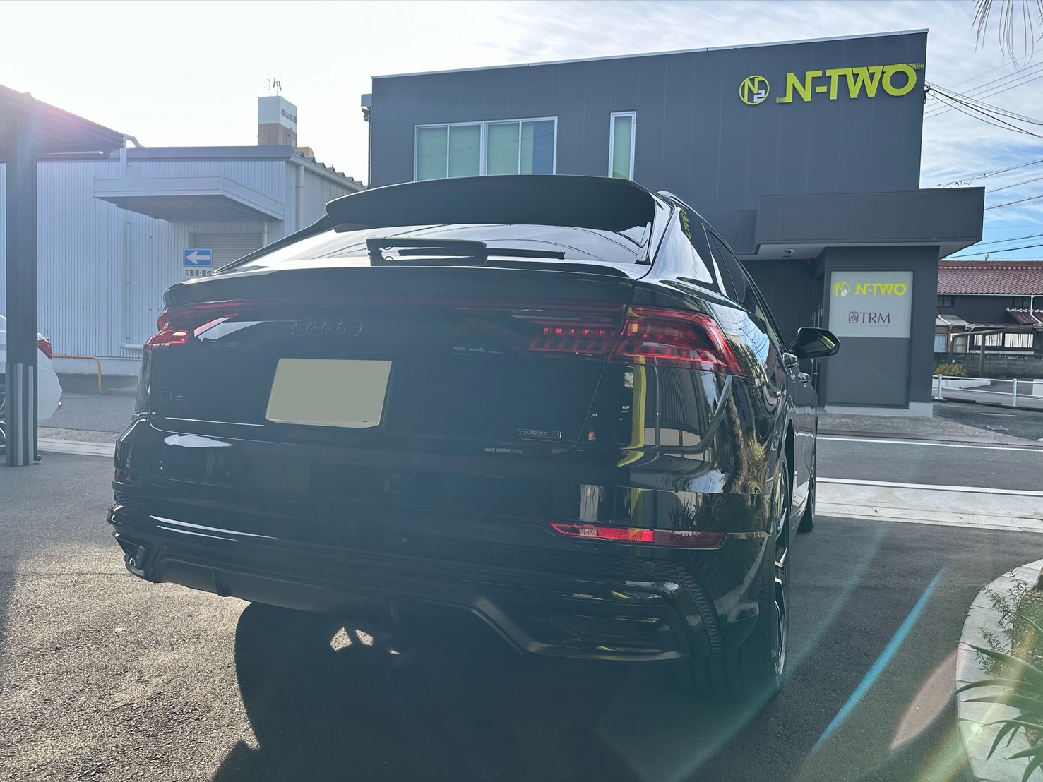 お客様が購入したアウディQ8 S lineのリア