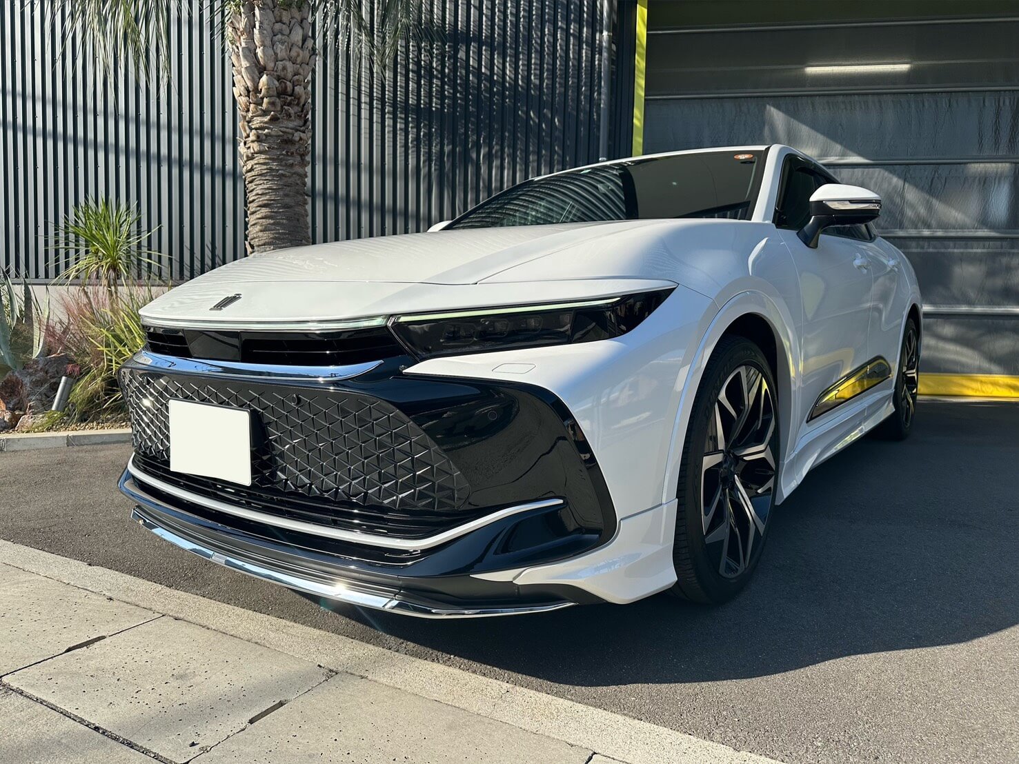 お客様が購入したトヨタ クラウンクロスオーバーのフロント