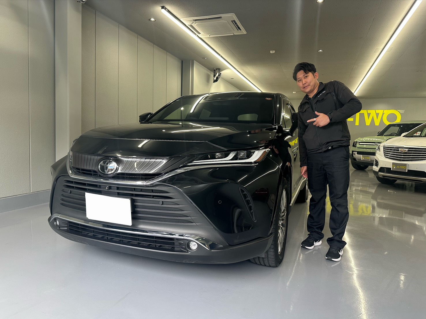 お客様が購入したトヨタ ハリアー Z レザーパッケージとF様