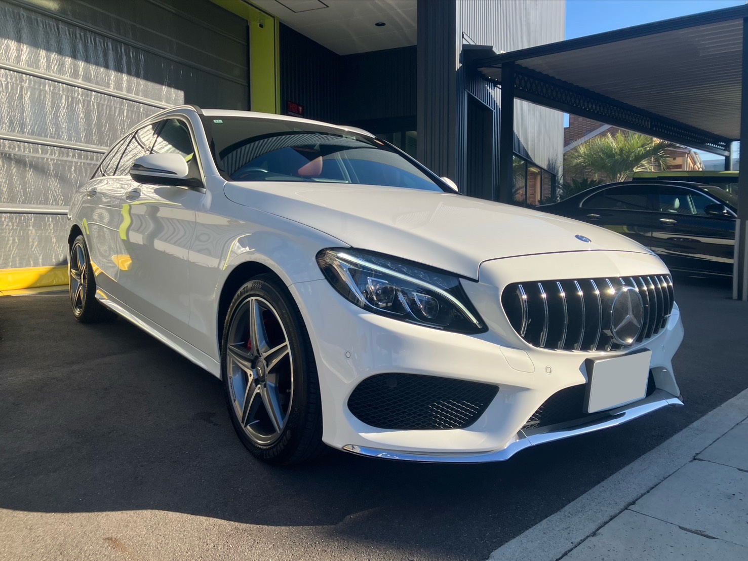 お客様が購入したメルセデスベンツC200ステーションワゴン AMGラインのフロント