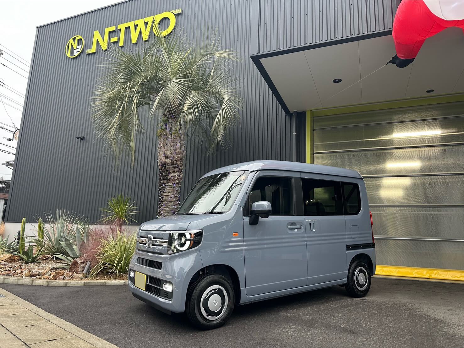 お客様が購入したホンダ N-VANのフロント