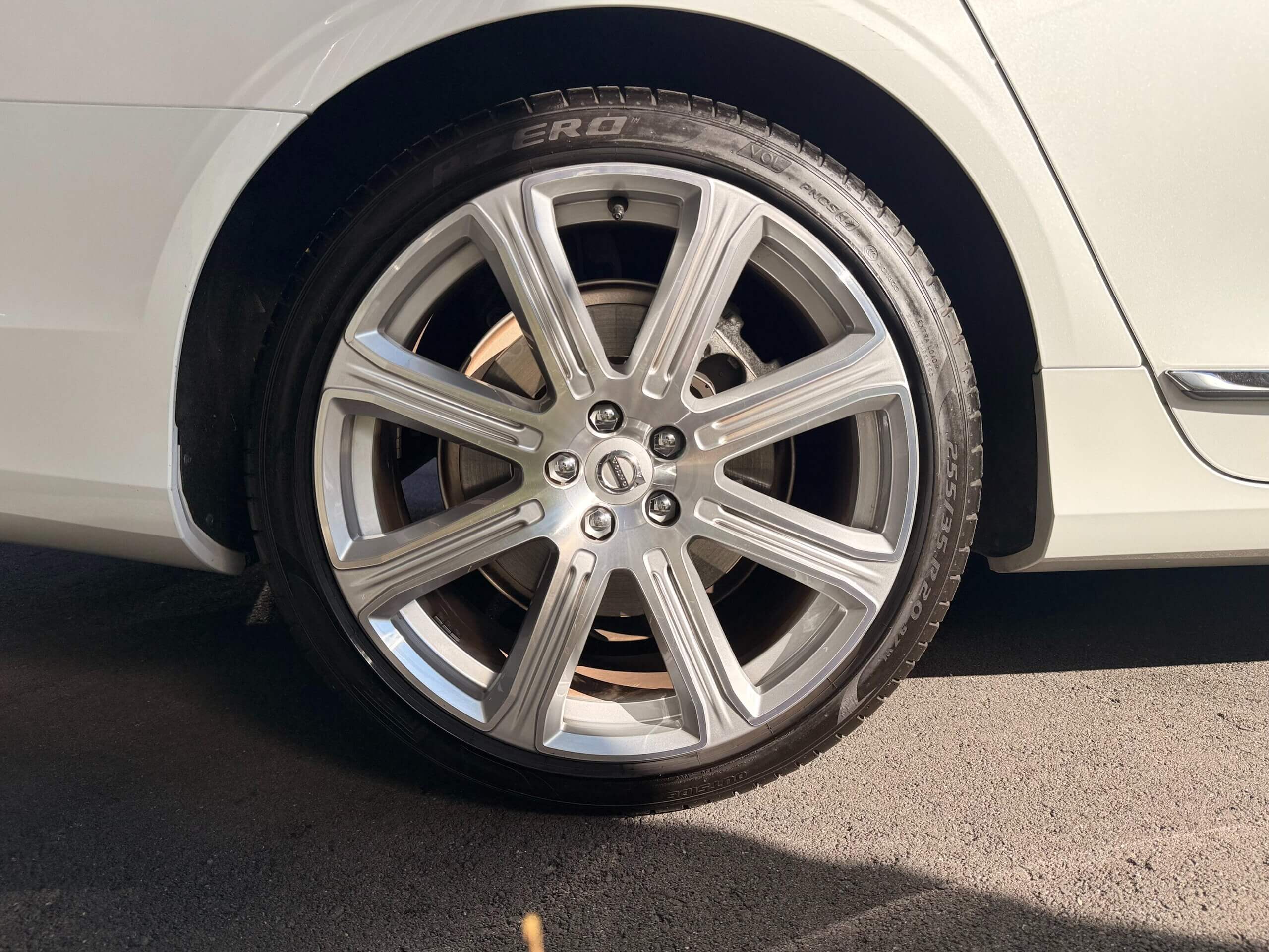 ボルボ V90の車両写真