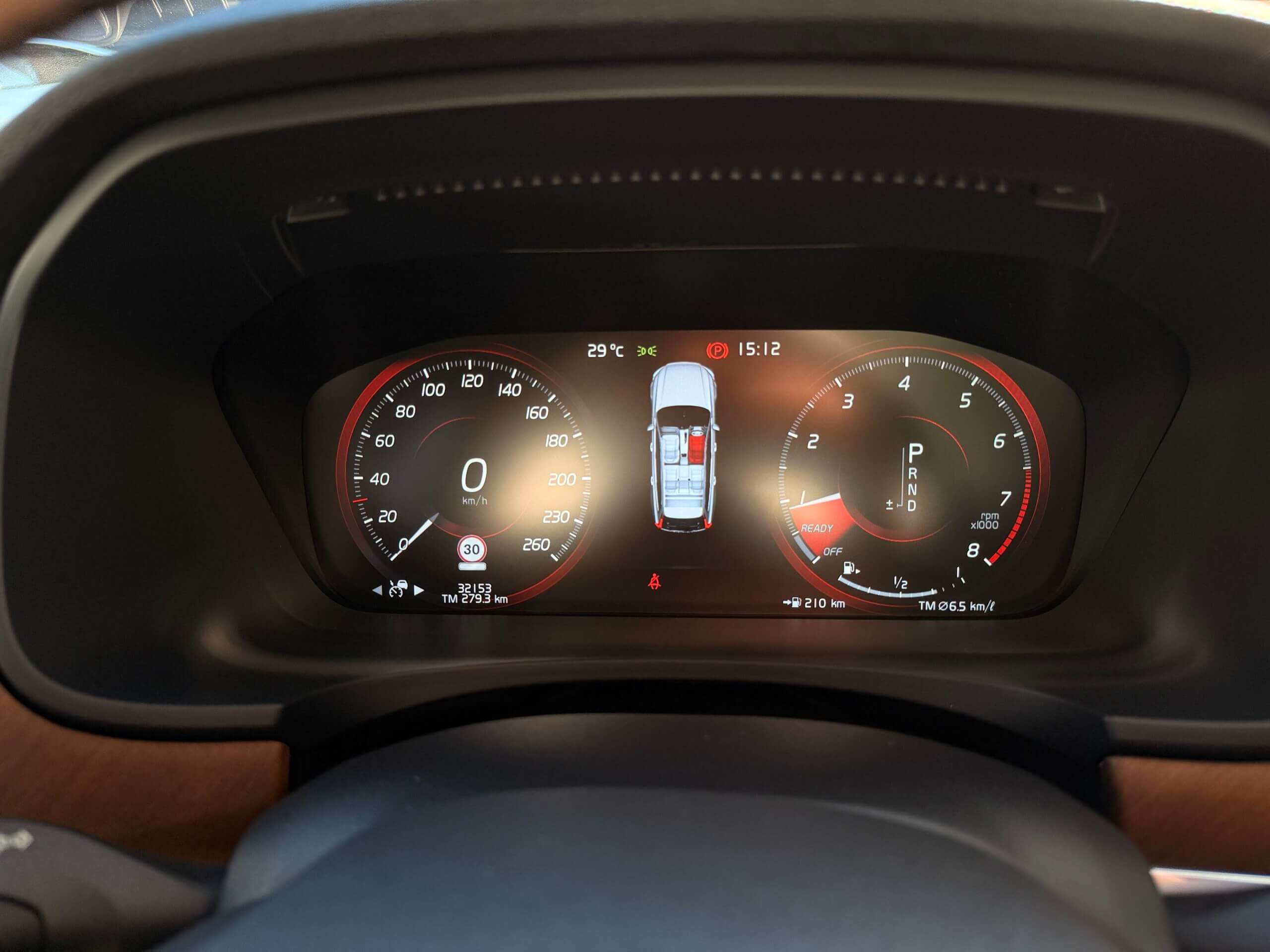 ボルボ V90の車両写真